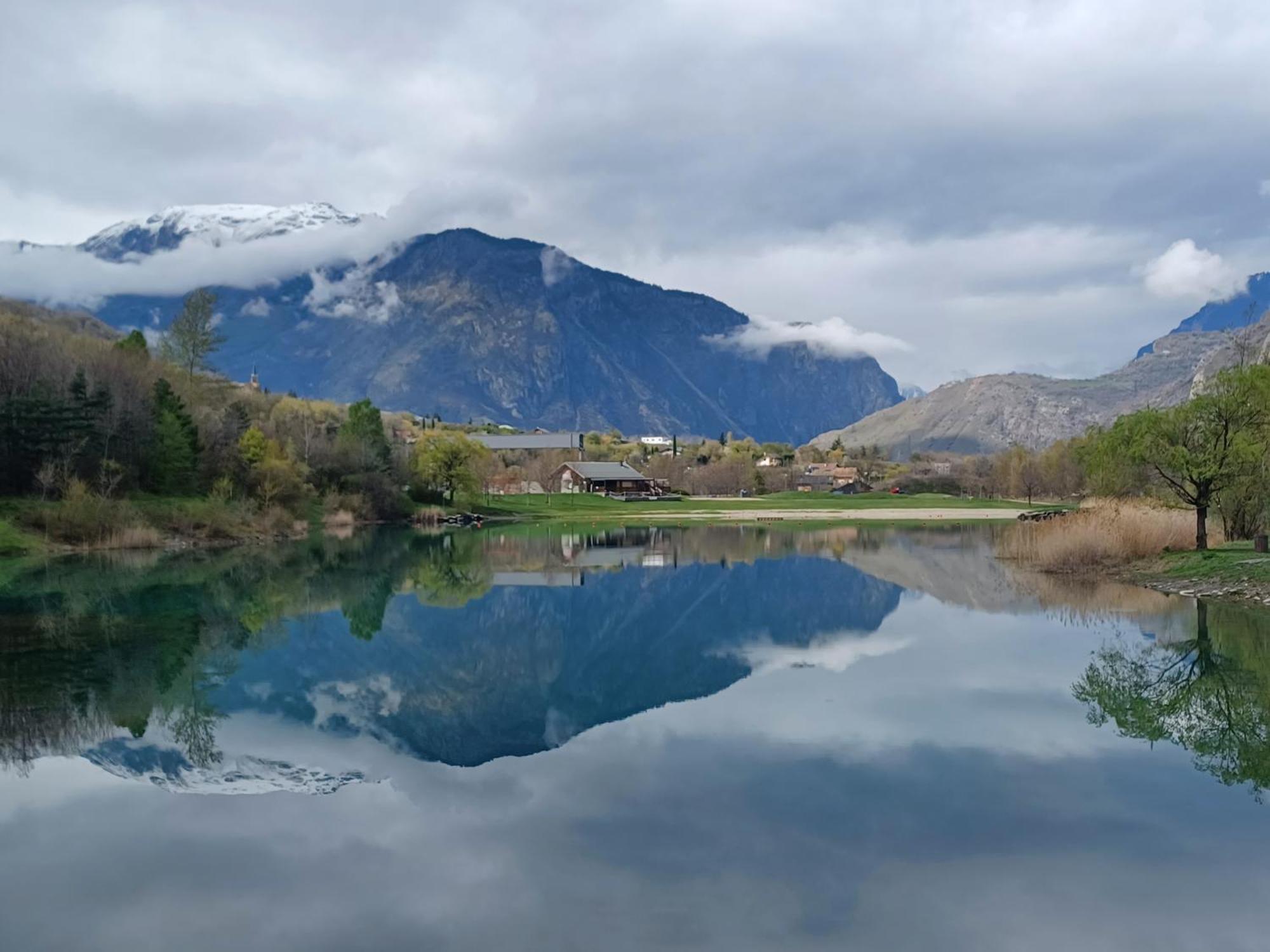 Villargondran, Les Magnifiques Cols De Maurienne Garage Motos, Velos Chambre photo