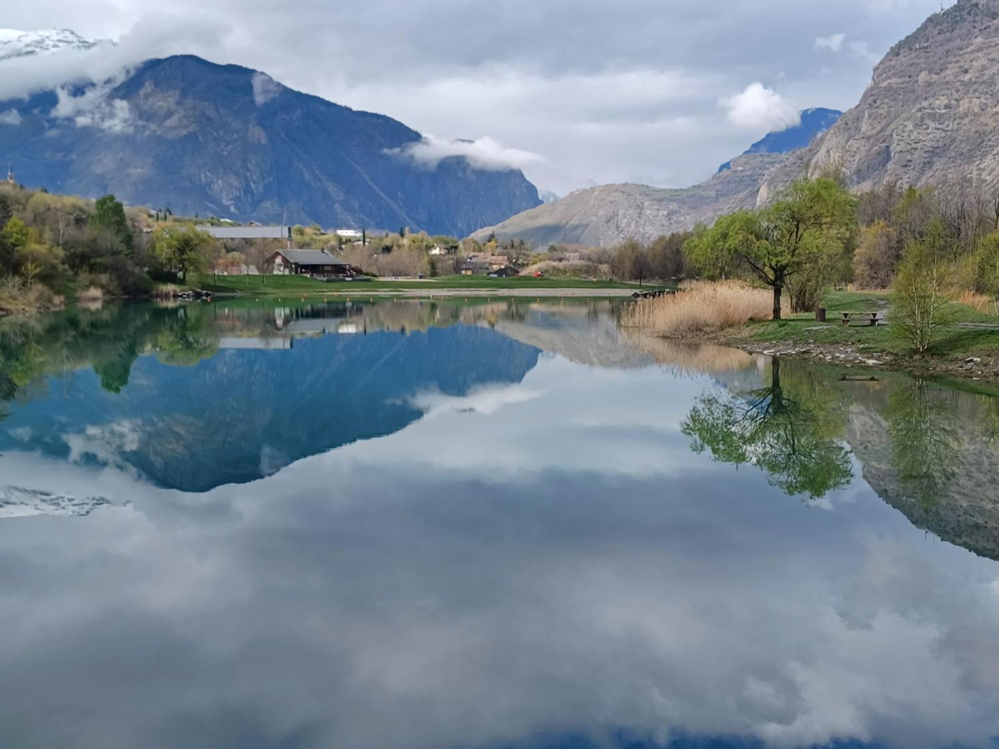 Villargondran, Les Magnifiques Cols De Maurienne Garage Motos, Velos Chambre photo